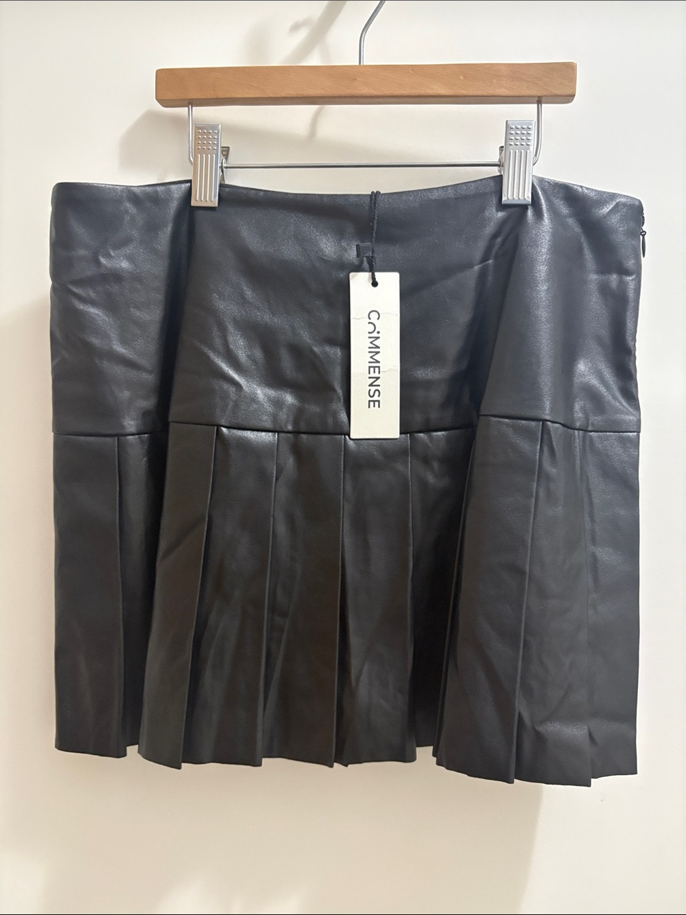 Commense Black Faux Leather Pleated Mini Skirt